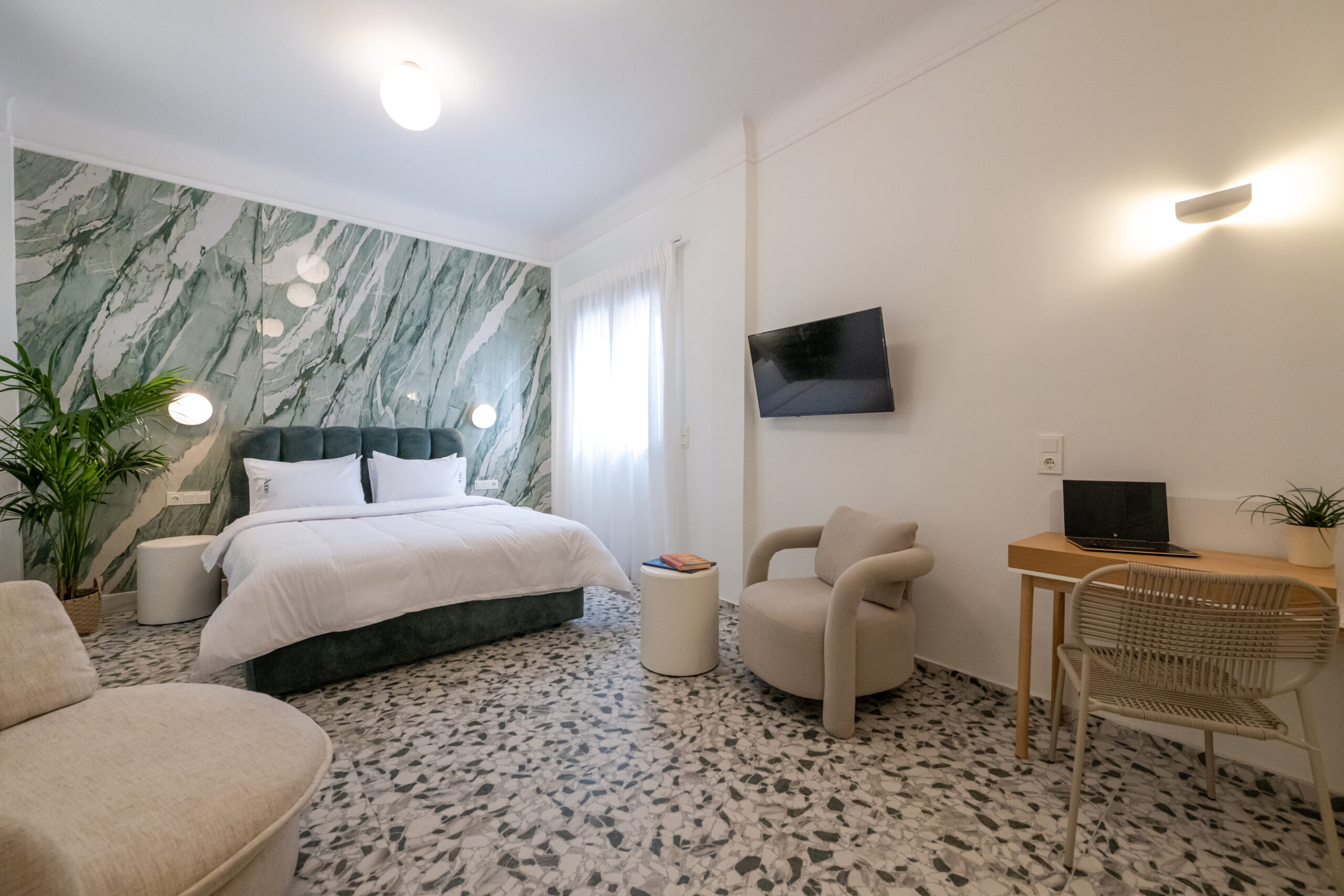 airbnb-kalamata-enoikiazomena-domatia-kalamata-xenodocheia-kalamata-diamoni-kalamata-luxury-suites-kalamata-AONESUITES